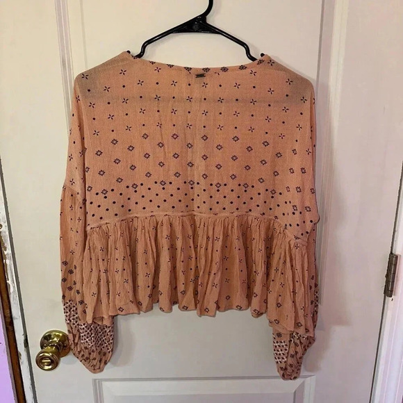 O'NEILL Peplum Deep V-Neck Cropped Boho Puff Long Sleeve Print Top Peach Sz S - Picture 4 of 7